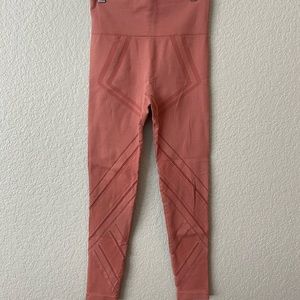 Amazon Cutout Detailed Workout Leggings in Orange/Pink